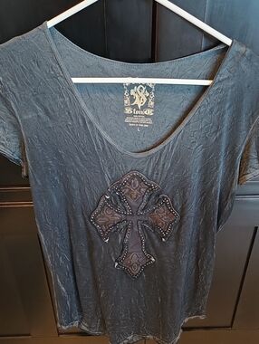 Velvet Stone Embellished Cross Short Sleeve Top in Blue/Gray